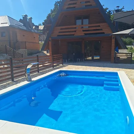 Alpehytte Bungalow&spa Gigic Ii - Swimmingpool Lugonjici