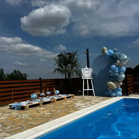 Alpehytte Bungalow&spa Gigic Ii - Swimmingpool