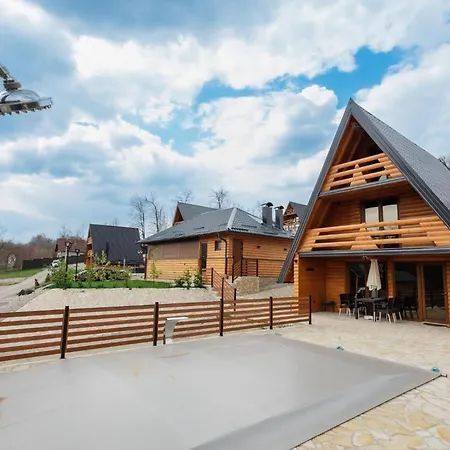 Alpehytte Bungalow&spa Gigic Ii - Swimmingpool Lugonjici